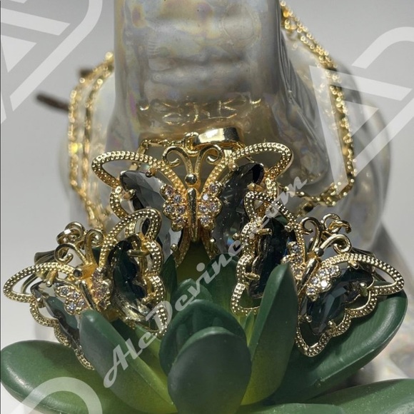 Gray Butterfly set (gold plated) - Picture 2 of 5